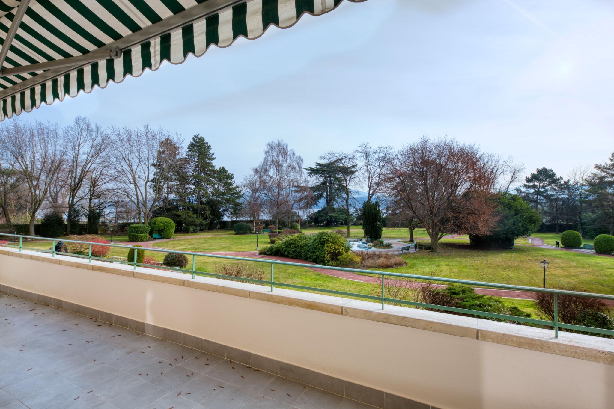 Adresse de prestige - bel appartement face au lac