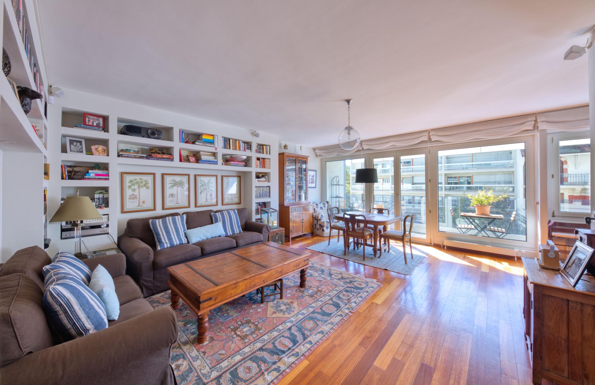 Elégant appartement traversant de 107 m2 avec terrasse